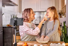 ژست زیبای عکاسی مادر و دختر