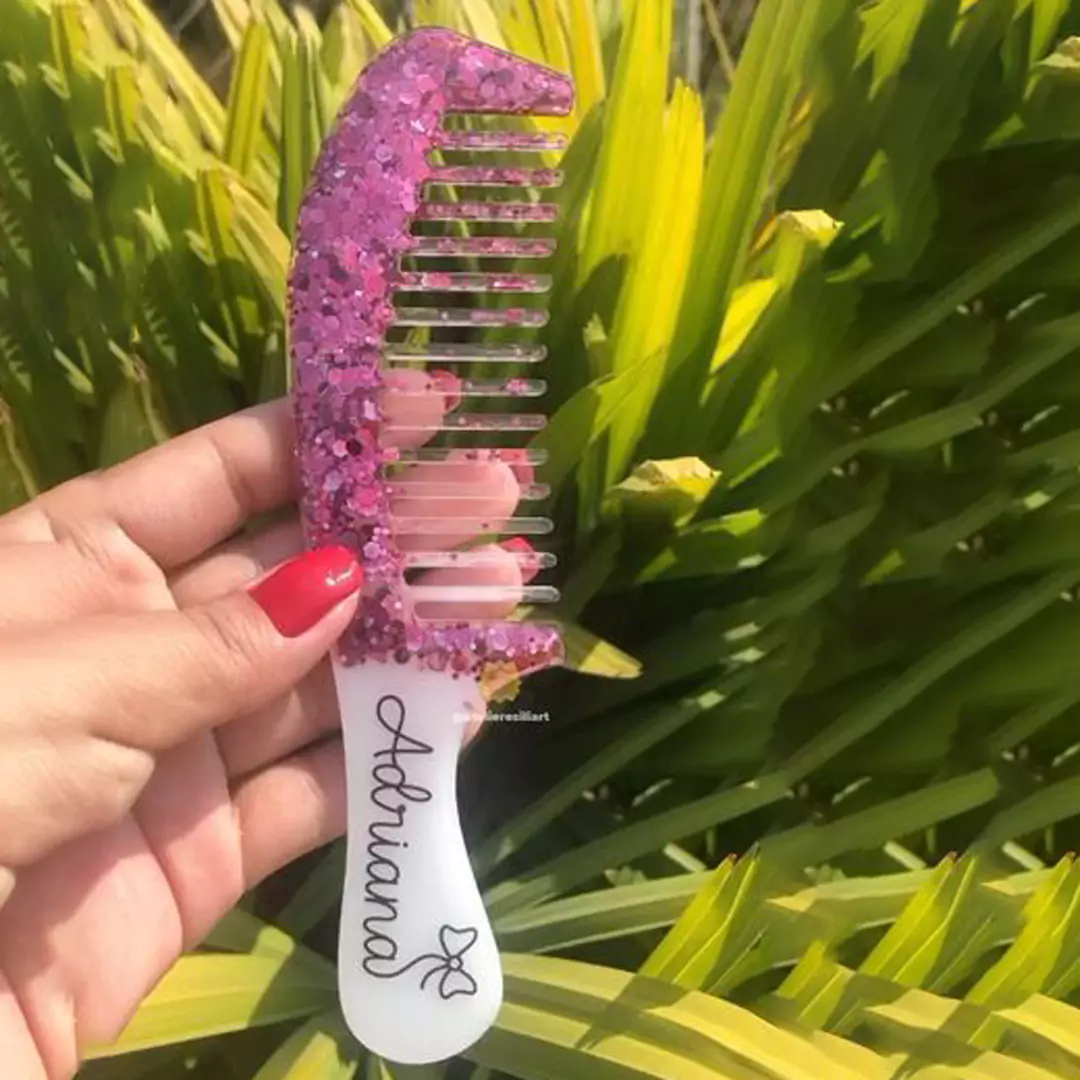 Resin hair comb with fancy design