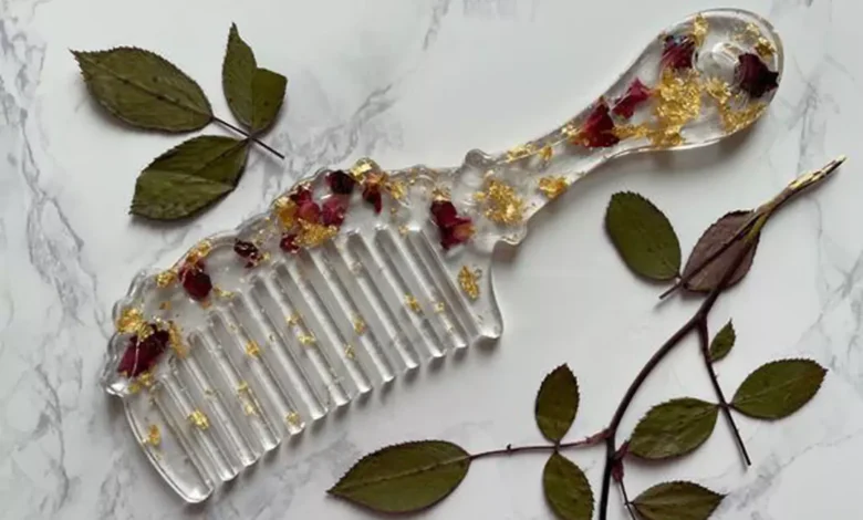 Resin hair comb with fancy design