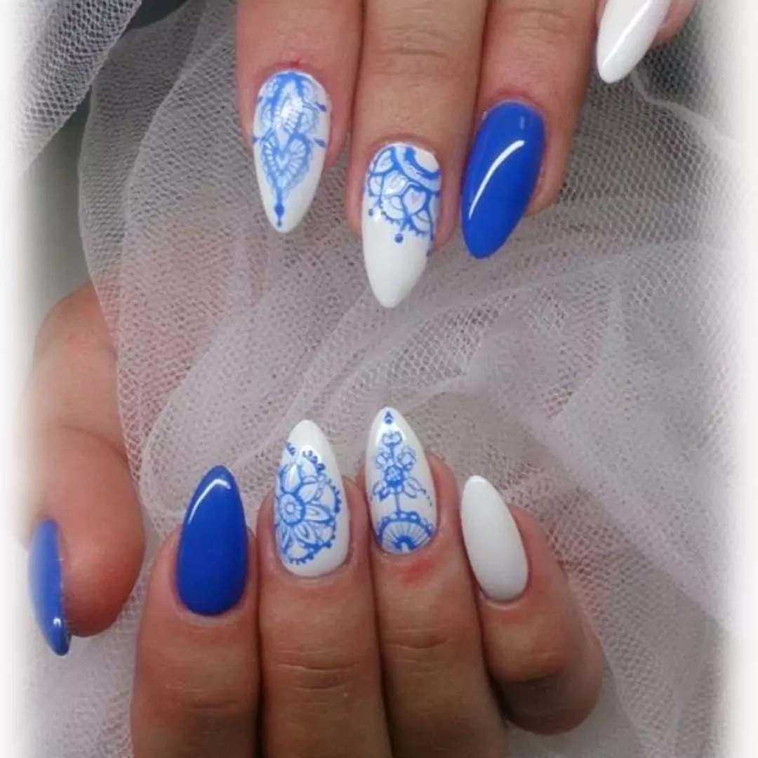 جذاب ترین و شیک ترین مدل های ناخن سفیدآبی