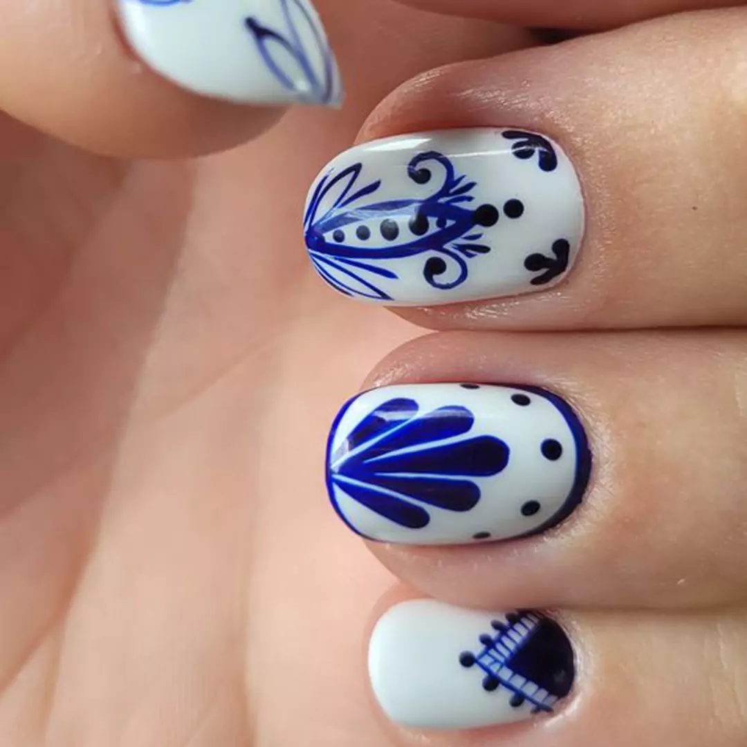 جذاب ترین و شیک ترین مدل های ناخن سفیدآبی