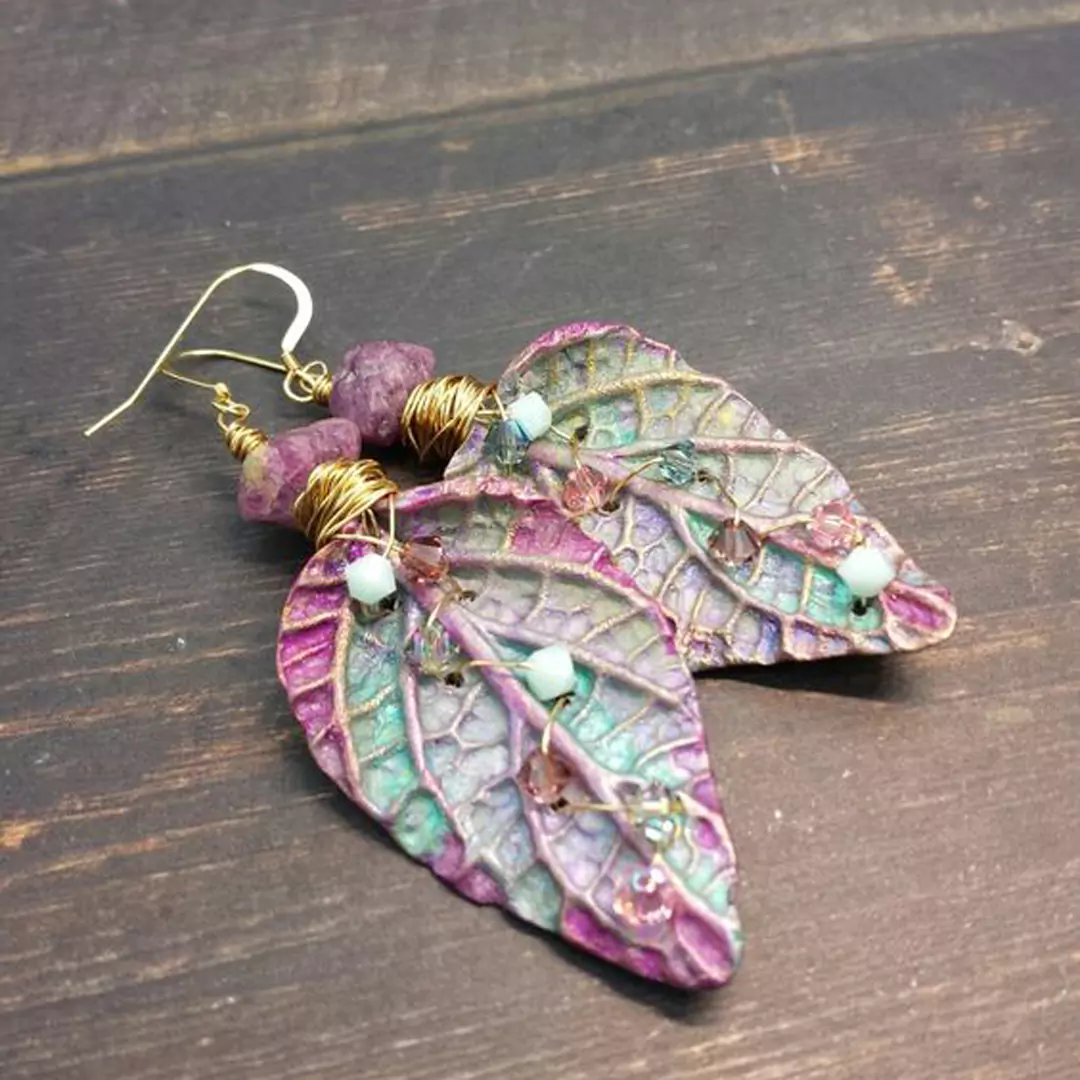  مدل‌های جذاب گوشواره‌های دخترانه با طراحی به شکل برگ زیبا