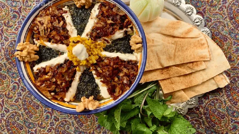 طرز تهیه کشک بادمجان با سیر 