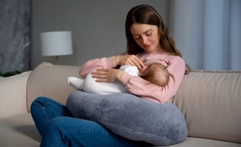 تاثیر تغذیه مادر بر شیر