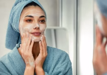چرا باید از محصولات آرایشی حاوی آنتیاکسیدانها برای حفاظت از پوست استفاده کرد؟
