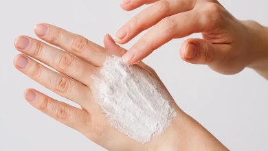 استفاده از ترکیب کتیرا و نشاسته ذرت برای جوانسازی پوست دست