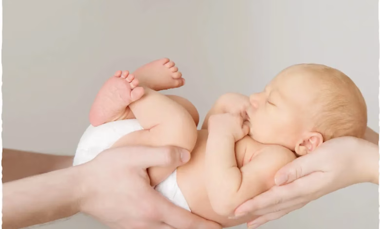چه چیزهایی رنگ پوست جنین را تیره میکند؟ دلایل علمی و سنتی