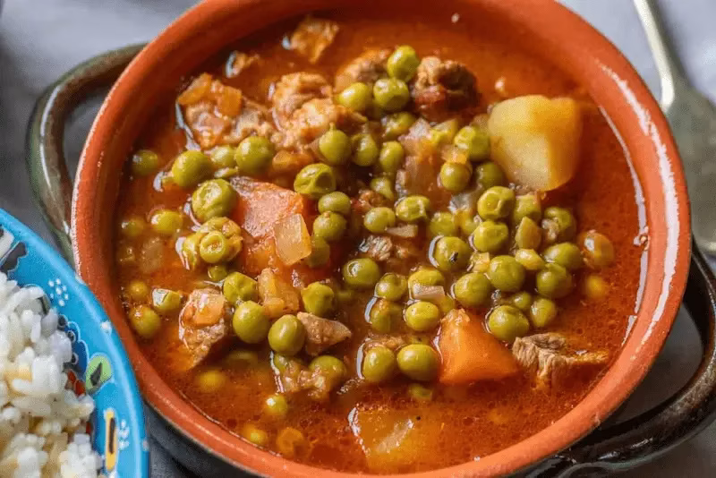 تنظیم غلظت، طعم و بالانس نهایی خورشت نخودفرنگی