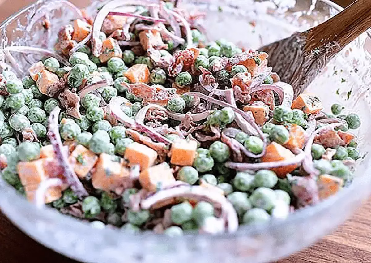 طرز تهیه سالاد نخودفرنگی و ژامبون مجلسی با طعمی خاص و متفاوت