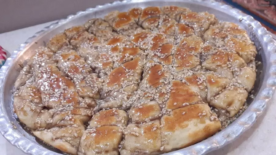 قروتو (قره‌قروت) با نان تلیت