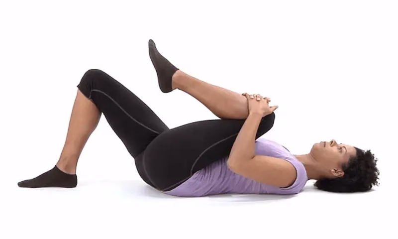 کشش زانو به سینه