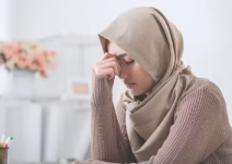 ۱۱ روش ساده درمان سردرد در ماه رمضان